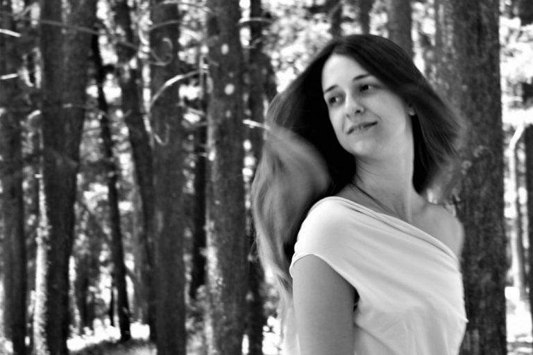 Treis-orismoi-gia-to-paramythi